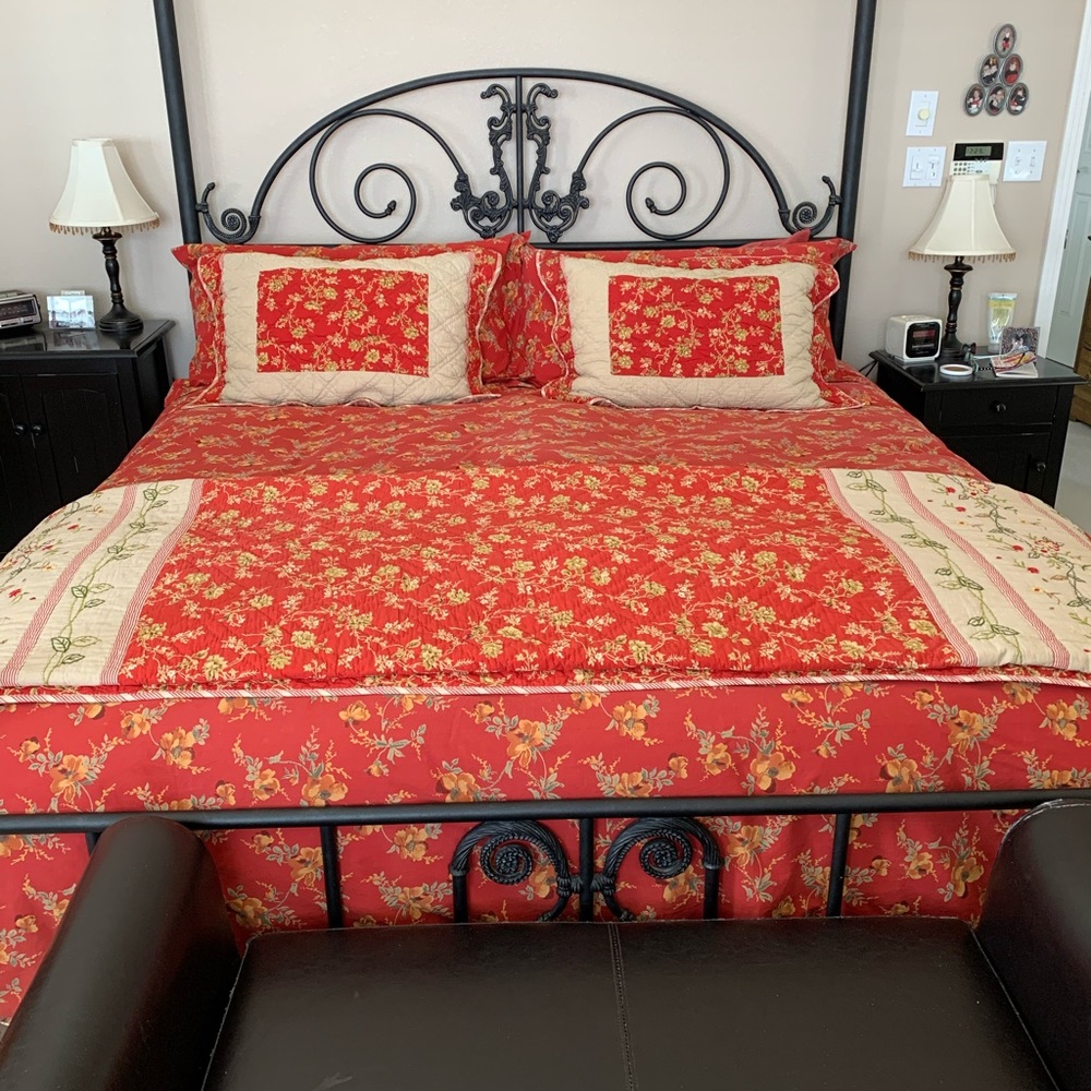King Duvet, Quilt,  Pillow Shams and Towels